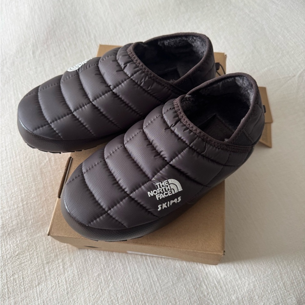 The North Face x Skims thermoball traction mule size 7 W